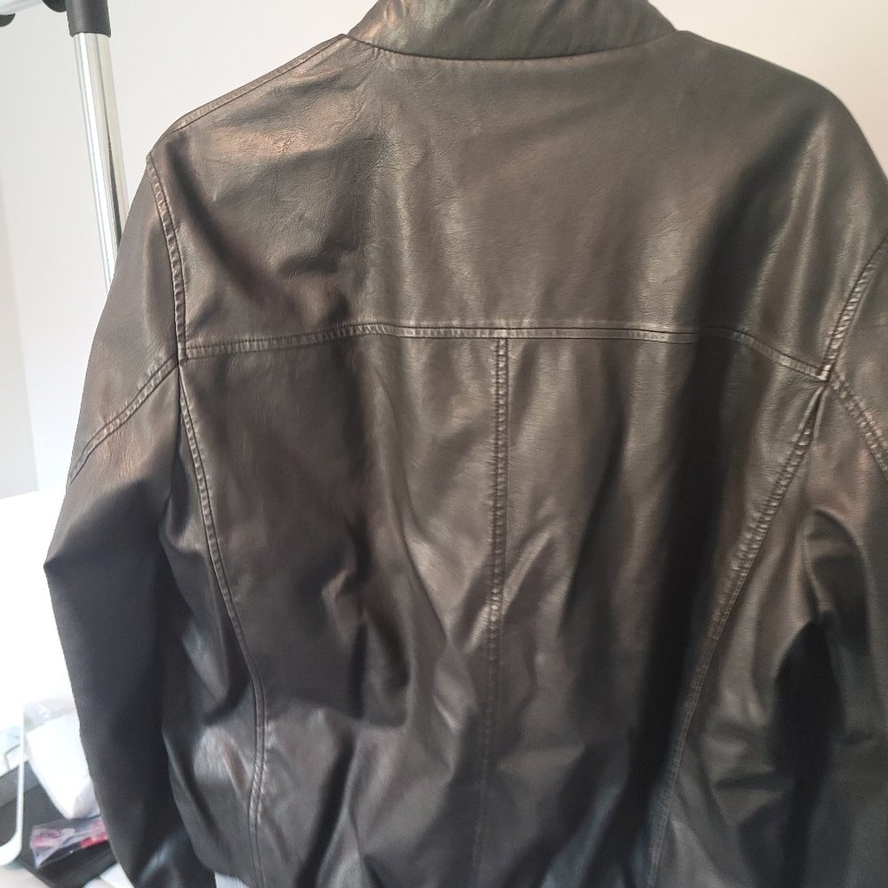 JACKET - Picture 3 of 3